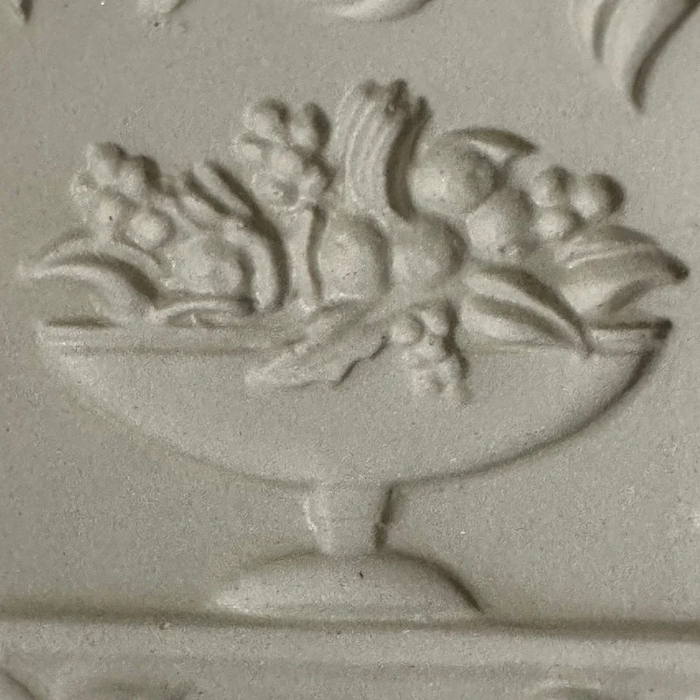 Pampered‎ Chef Come to the Table Heart Cookie Mold Stoneware Fruit 1999 Vintage